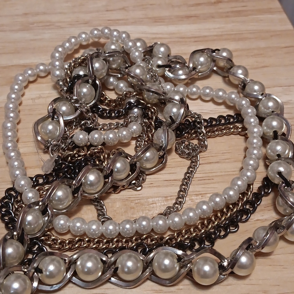 The Limited Faux Pearl & Chain Necklace NWOT - Picture 6 of 6